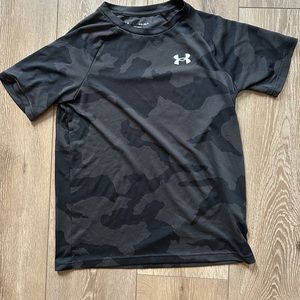Under Armour, youth T-shirt